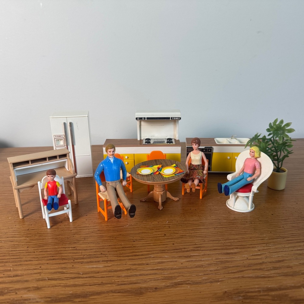 Vintage TOMY Dollhouse Figures Furniture Lot‎ 1970s 1980s 22pc